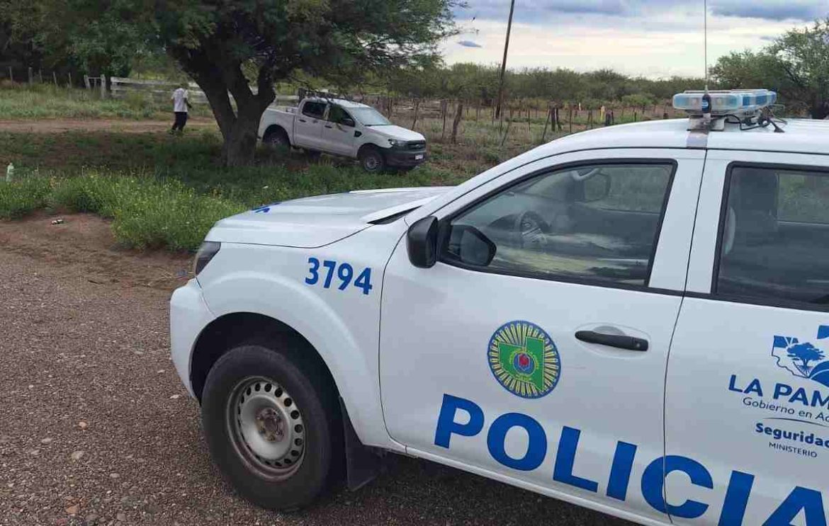 Se quedaron sin nafta y abandonaron en Mendoza la camioneta que habían robado en Realicó