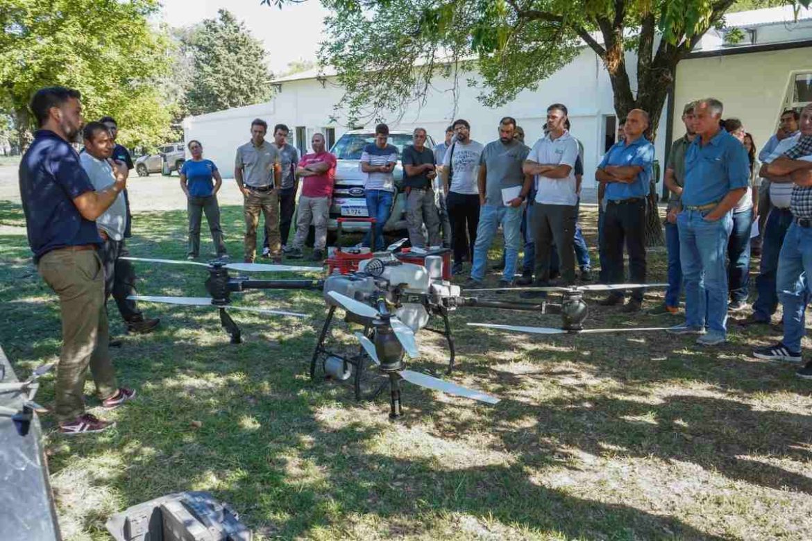 Drones para pulverizar: La Pampa acelera la capacitación y ajusta las reglas de juego