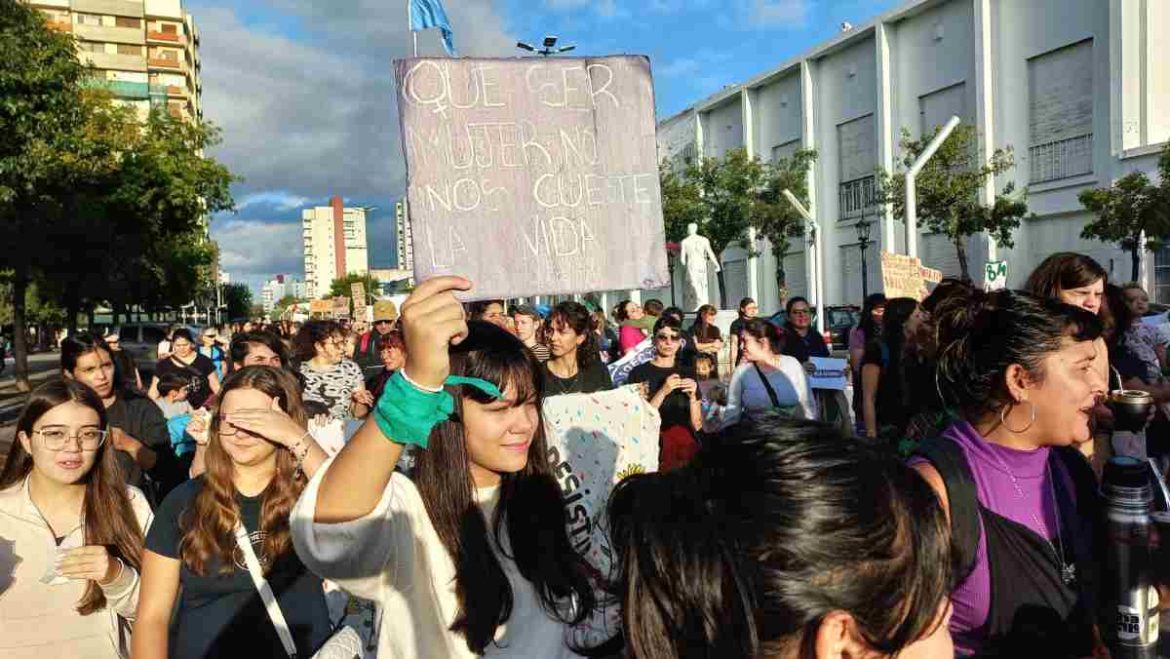Marcha por el 8M en Santa Rosa: el reclamo de las mujeres en las calles