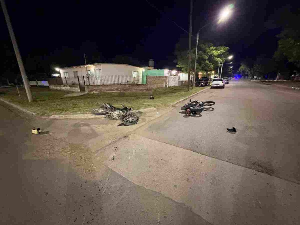 Tres hombres con lesiones graves por un choque de motos en Santa Rosa