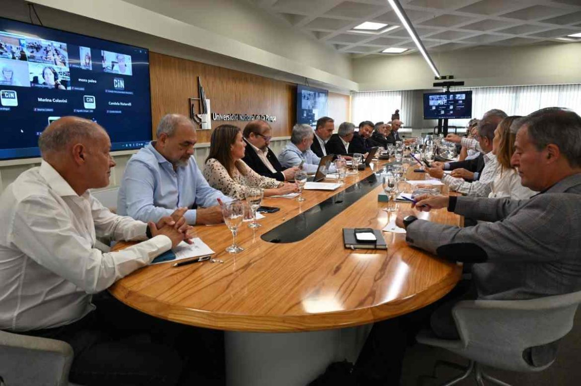 Universidades en crisis: el CIN y la RAICyT alertaron desde Santa Rosa por el desfinanciamiento científico