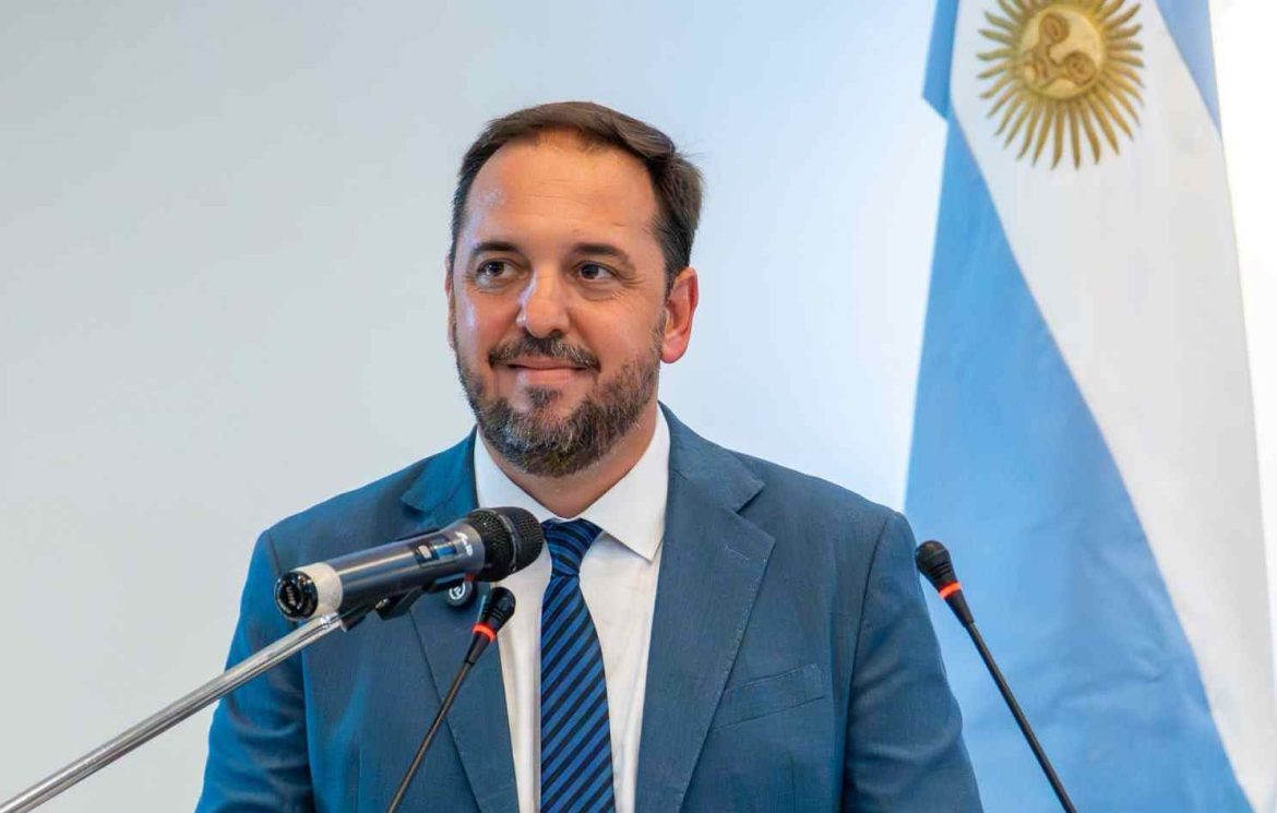 Di Nápoli criticó duramente al liberal Ravier por respaldar el recorte del subsidio del gas a los pampeanos