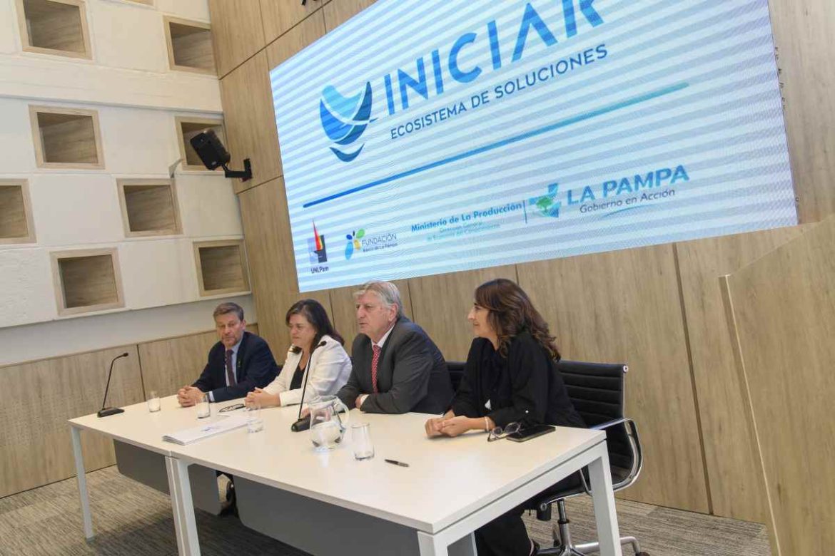 Ziliotto lanzó las becas Iniciar para vincular a estudiantes con empresas