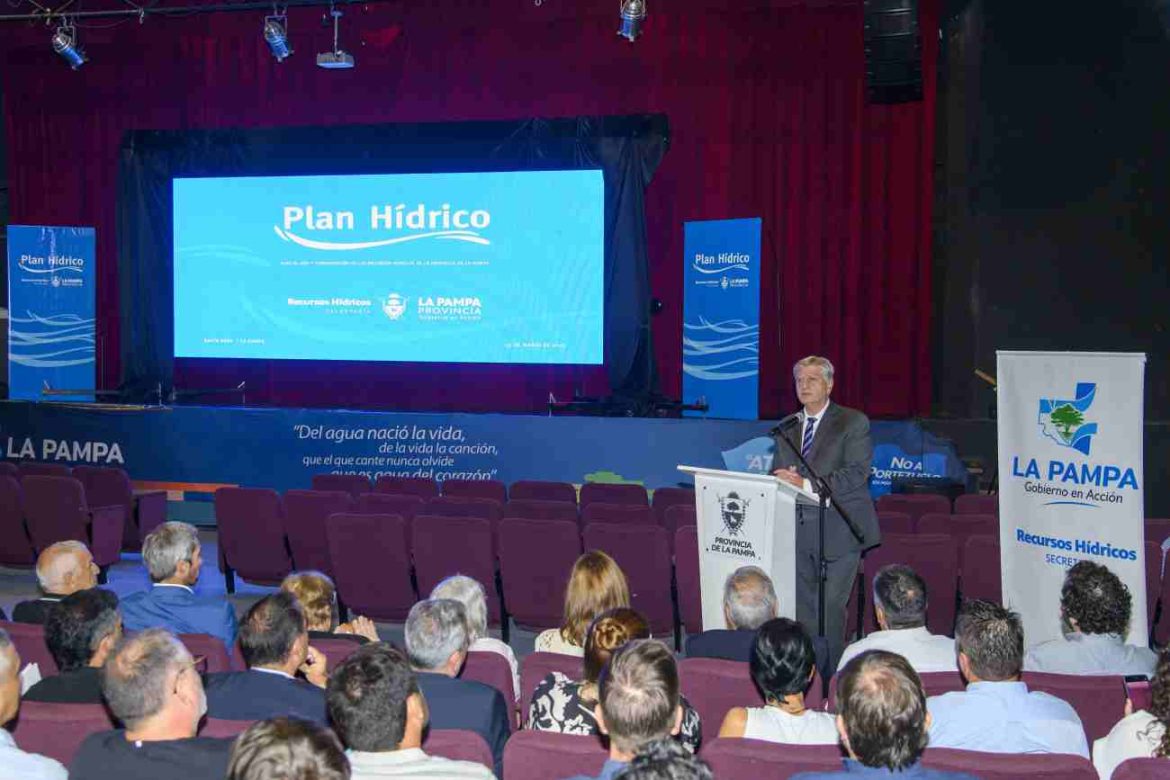 Ziliotto presentó el Plan Hídrico y advirtió por la Ley de Glaciares: “Para La Pampa es otro Portezuelo del Viento”