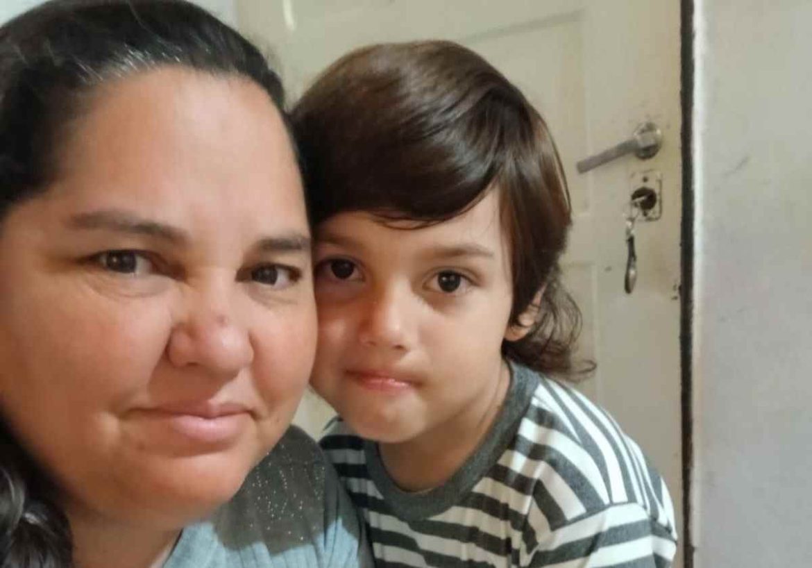 Madre reclama la inclusión escolar para su hijo con autismo
