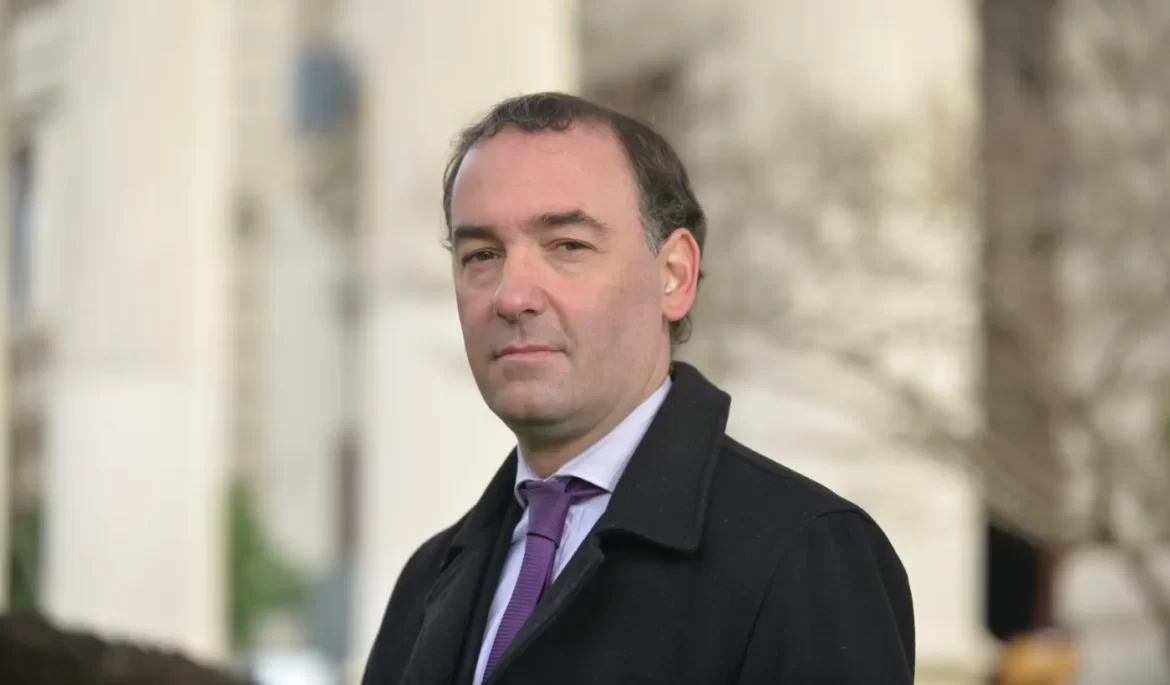 Imputaron al hermano de Manuel Adorni por enriquecimiento ilícito y lavado de dinero