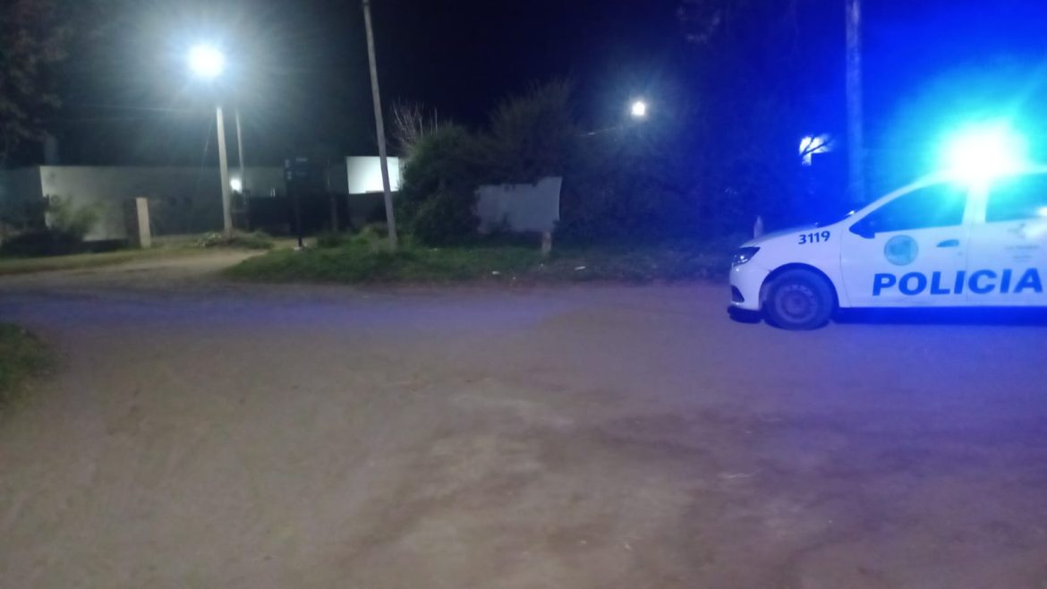 Violento asalto en Santa Rosa terminó con un ladrón muerto y un policía apuñalado