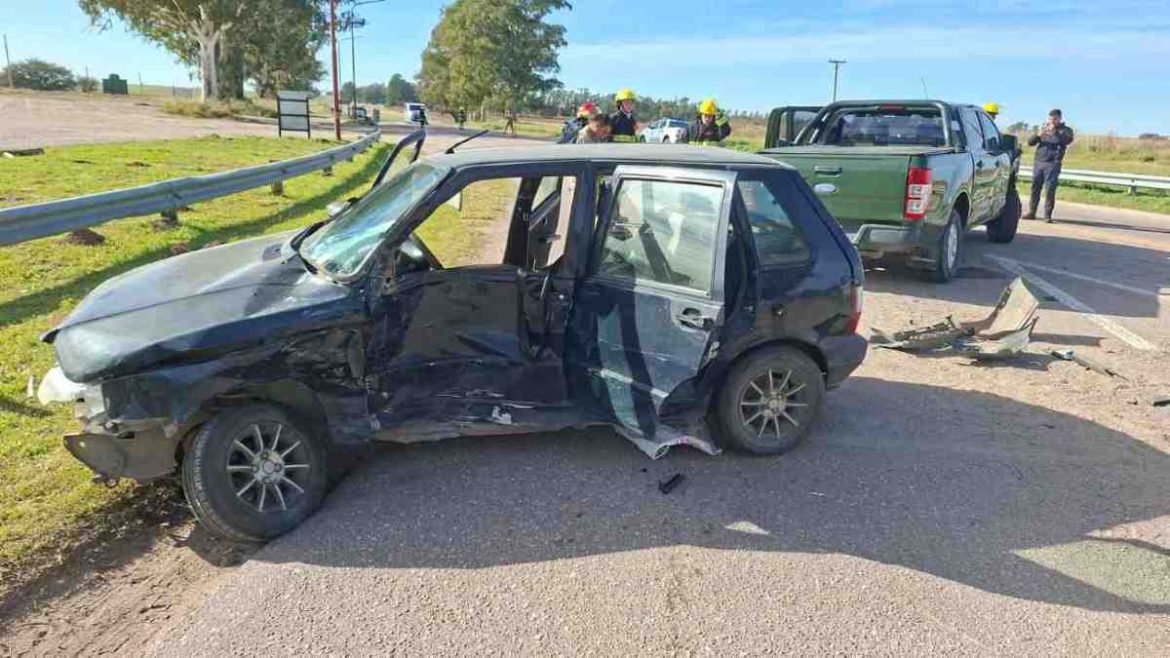Siniestro en Anguil: una camioneta del Ejército chocó a un auto en la ruta 5