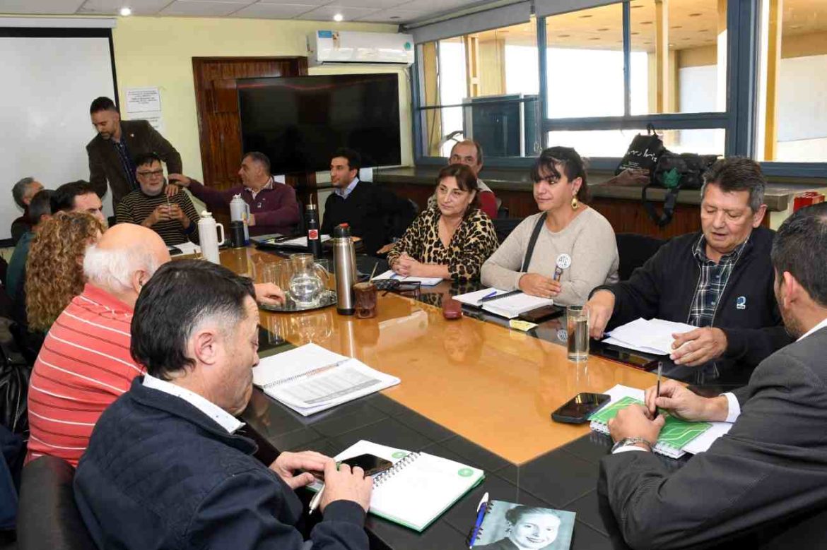 Paritarias: acordaron 4% a mayo y $1,6 millones para trabajador con familia tipo 