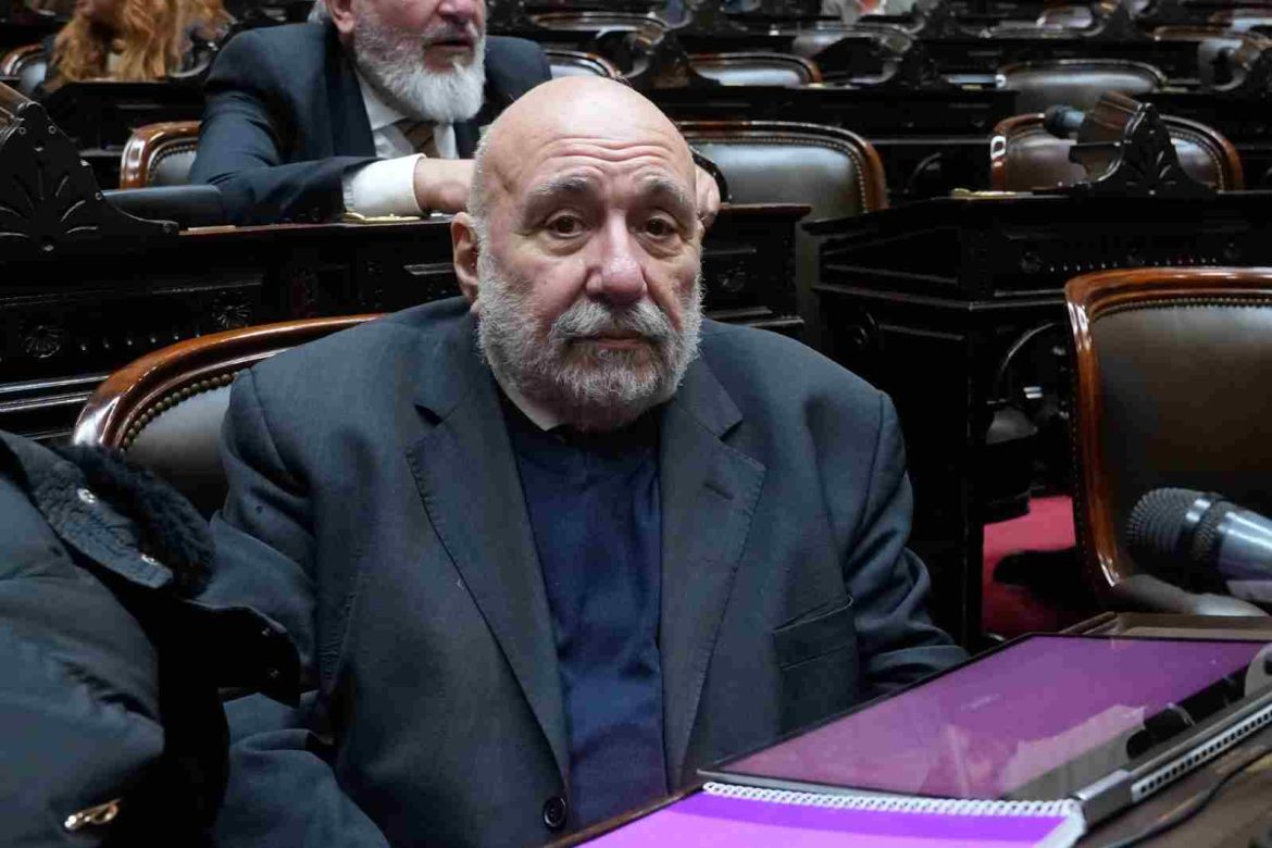 Ferrán criticó a los diputados que no dieron quórum y acusó a sectores de la oposición de “blindar” a Adorni