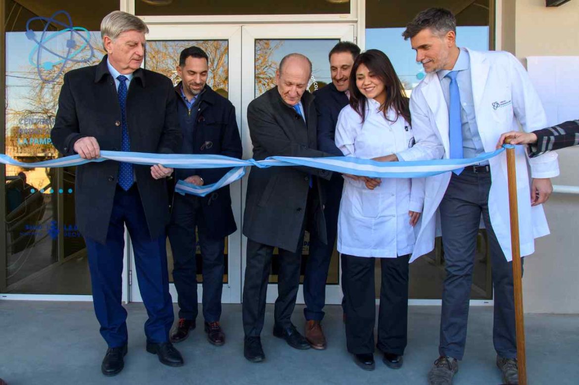 La Pampa inauguró el Centro Regional Radio Oncológico y comenzará a realizar tratamientos de radioterapia