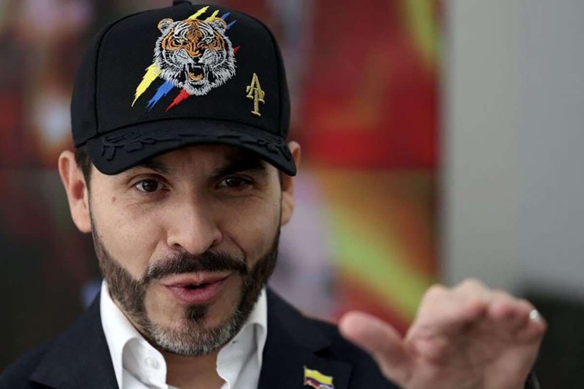 Ajustado triunfo del libertario De la Espriella en Colombia