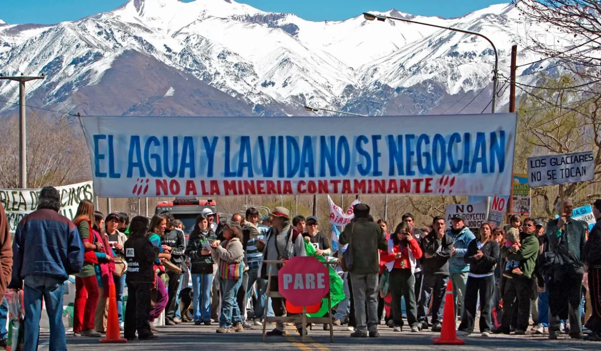 Glaciares: asambleas de Mendoza y La Pampa convocan a un “gran caravanazo”