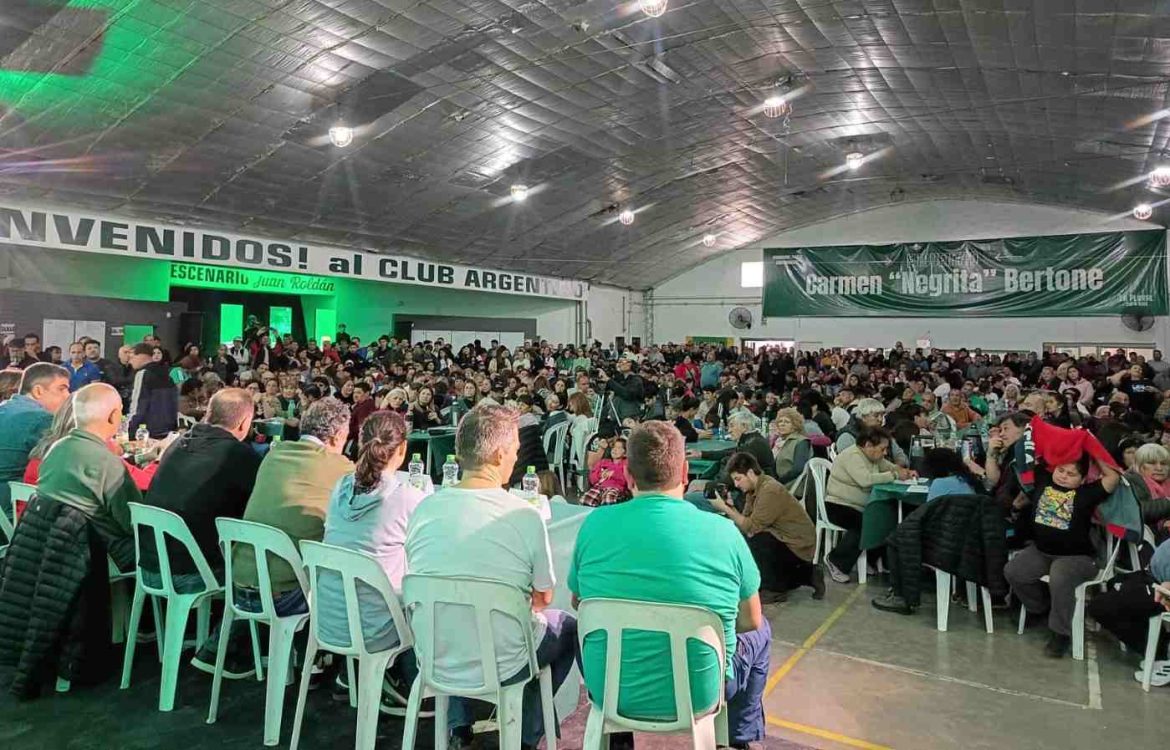 El mito caído y la encerrona: el peronismo pampeano sigue pintado de verde