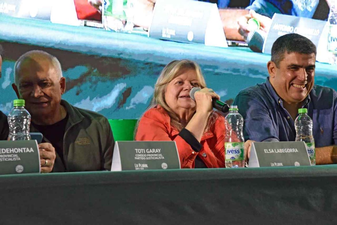 La Plural convoca (y condiciona) a Di Nápoli y todas las líneas internas: unidad o interna