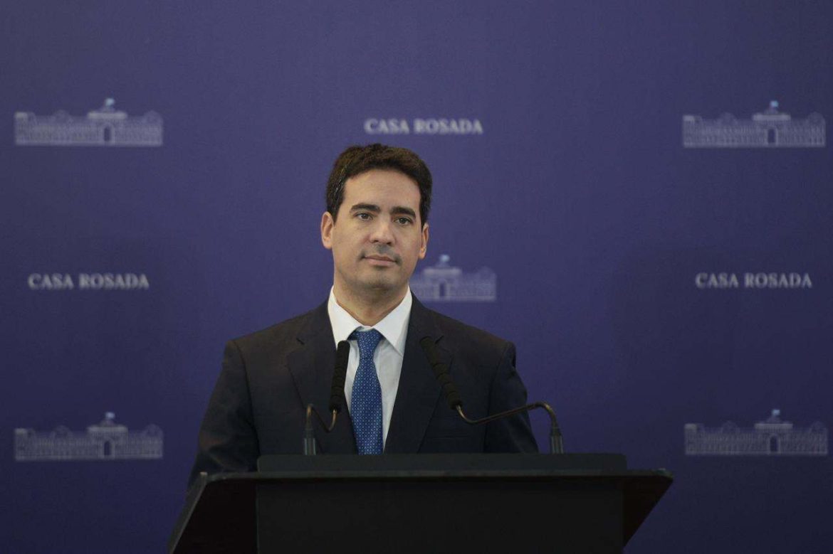 Ravier debuta como vocero presidencial con su primera conferencia de prensa