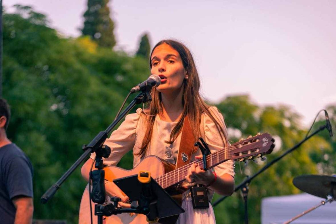 Una joven pampeana busca llegar a importante festival folclórico en Buenos Aires y pide el apoyo de la gente