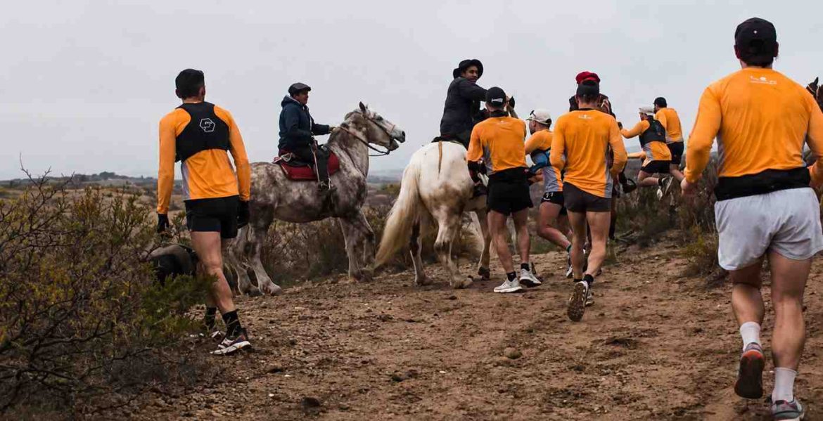 A rebencazos en una carrera en Río Negro: atacaron a atletas, entre ellos pampeanos, en plena carrera