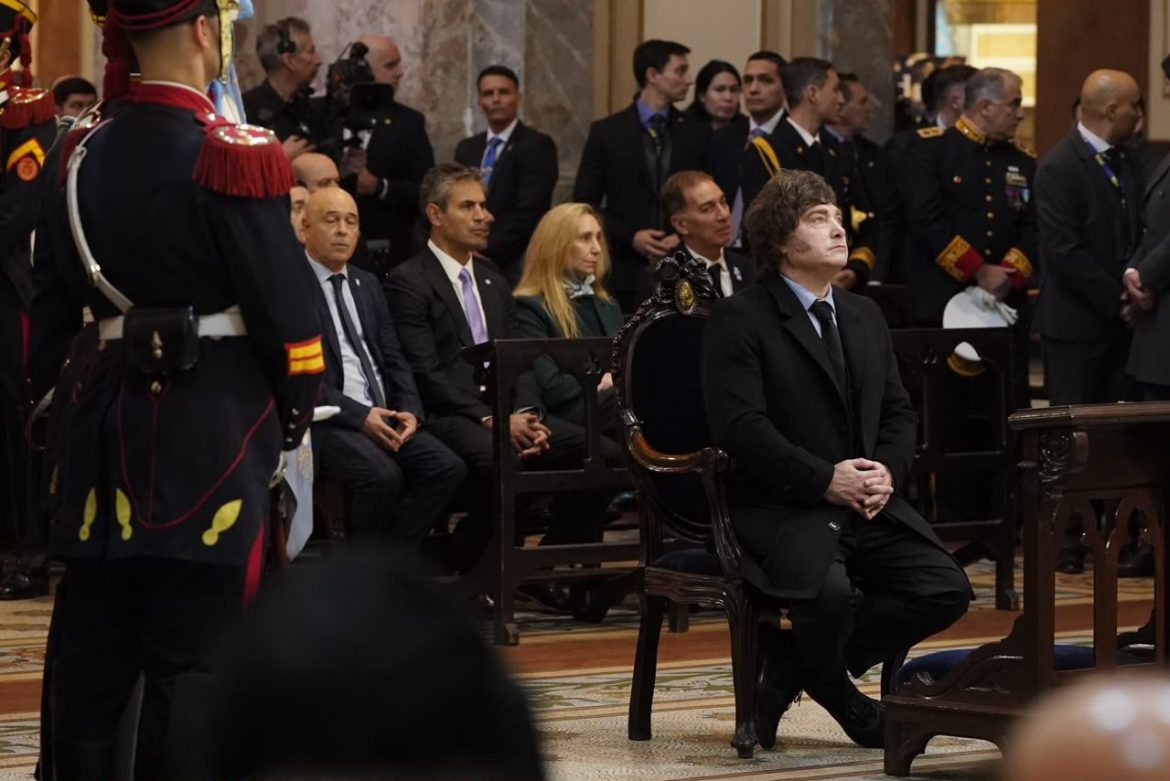 Sin Villarruel, Javier Milei participó del Tedeum patrio escoltado por su nuevo gabinete