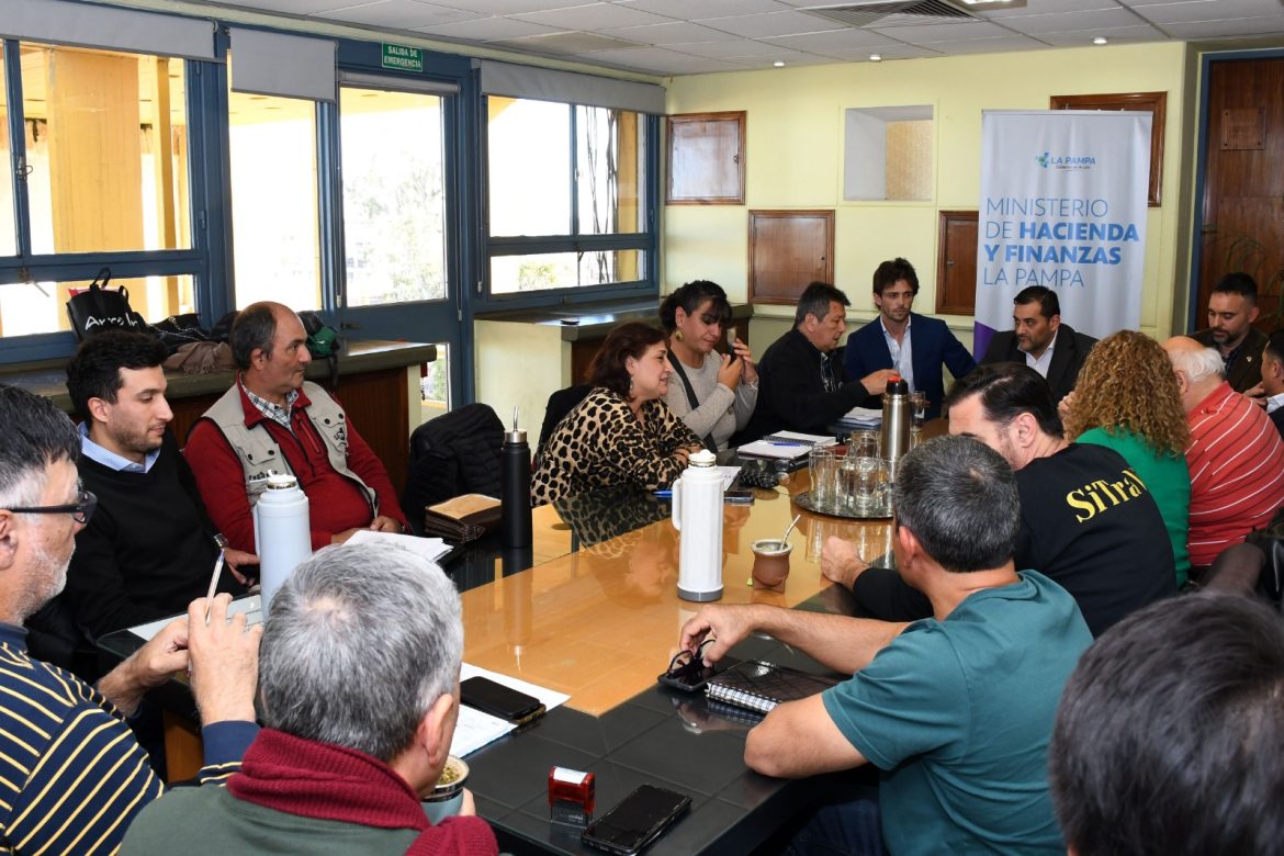 Gremios estatales esperan llamado a paritaria la semana próxima para discutir aumento salarial del tercer trimestre