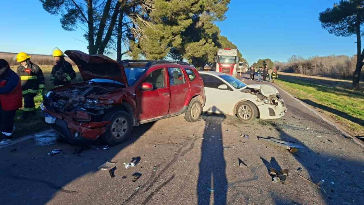 Choque en cadena en la ruta 5 de un camión, combi y autos: 6 heridos, entre ellos chicos con discapacidad