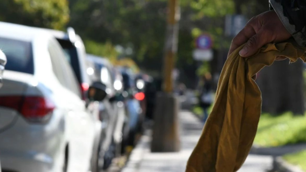 Concejales de la UCR pidieron erradicar a los lavacoches de las calles de Santa Rosa