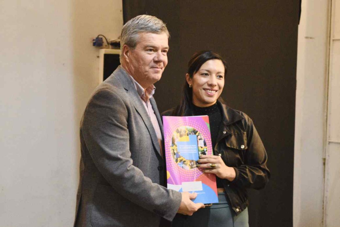 El Gobierno provincial entregó a emprendedores de Santa Rosa fondos de Desarrollo de la Economía Social