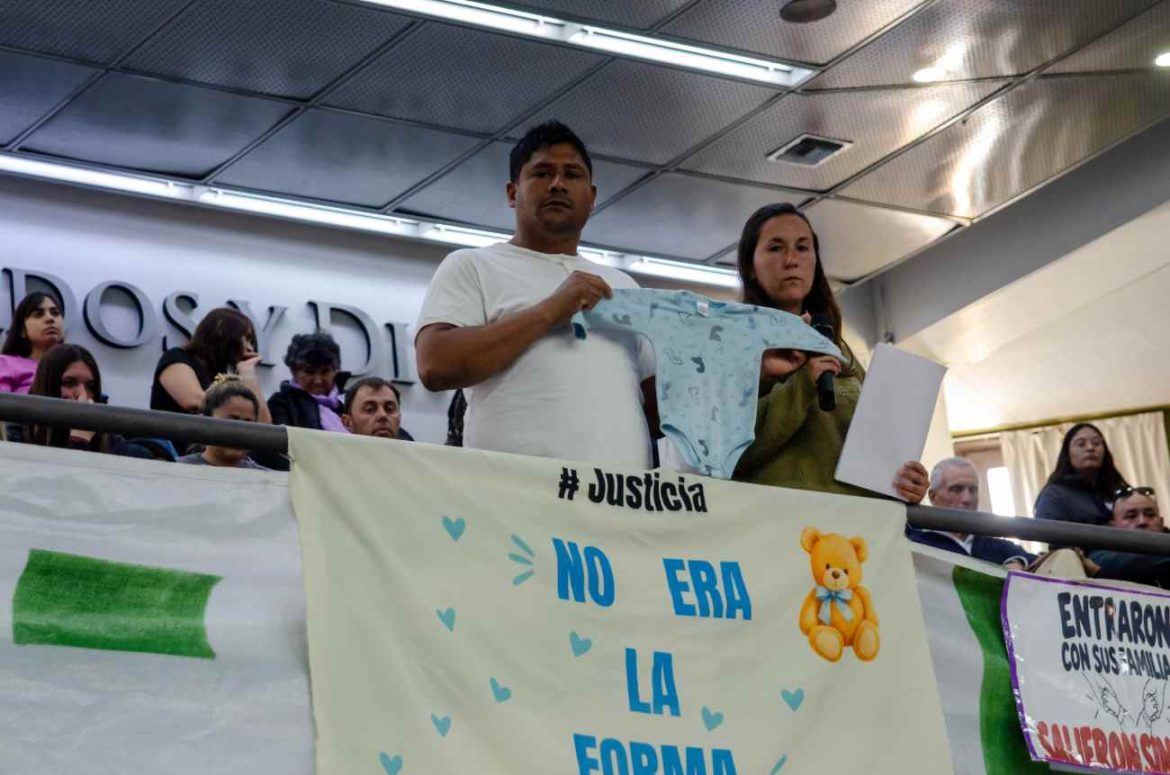 Caso del bebé de Rancul: comisión investigadora recibe a la familia de contención que denuncia irregularidades