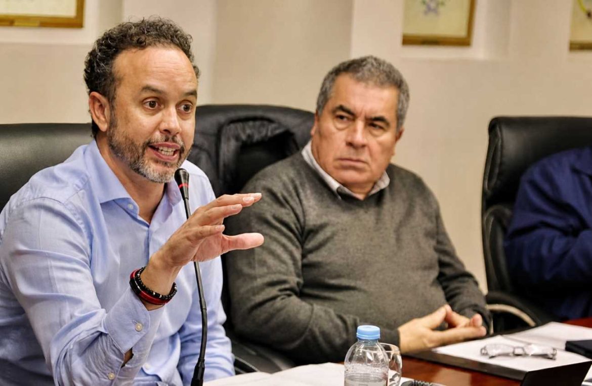 Calzatex fabricará zapatillas y ojotas para las mutuales mercantiles de todo el país