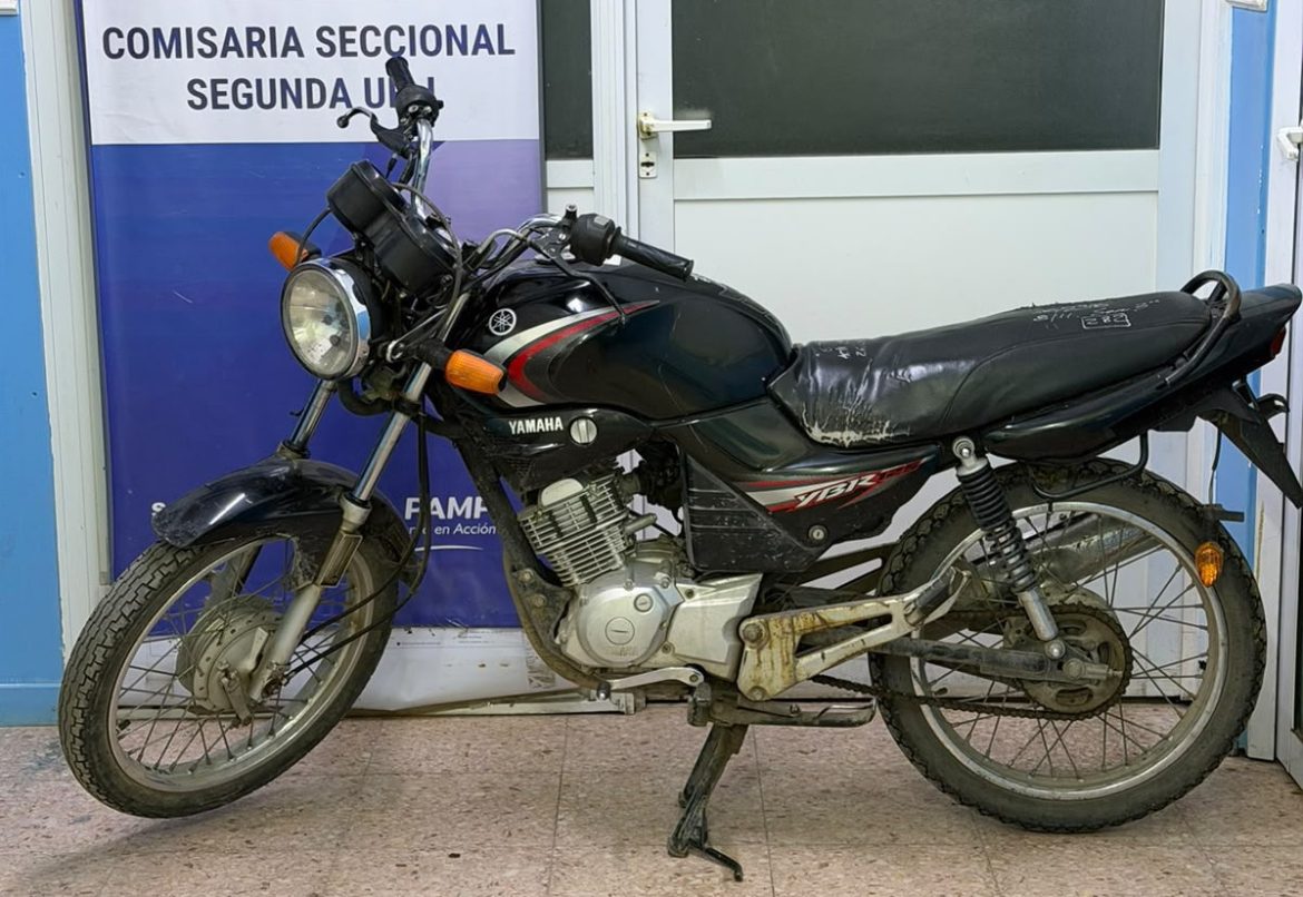 Intentaron llevarse una moto de un depósito municipal y los detuvo la Policía