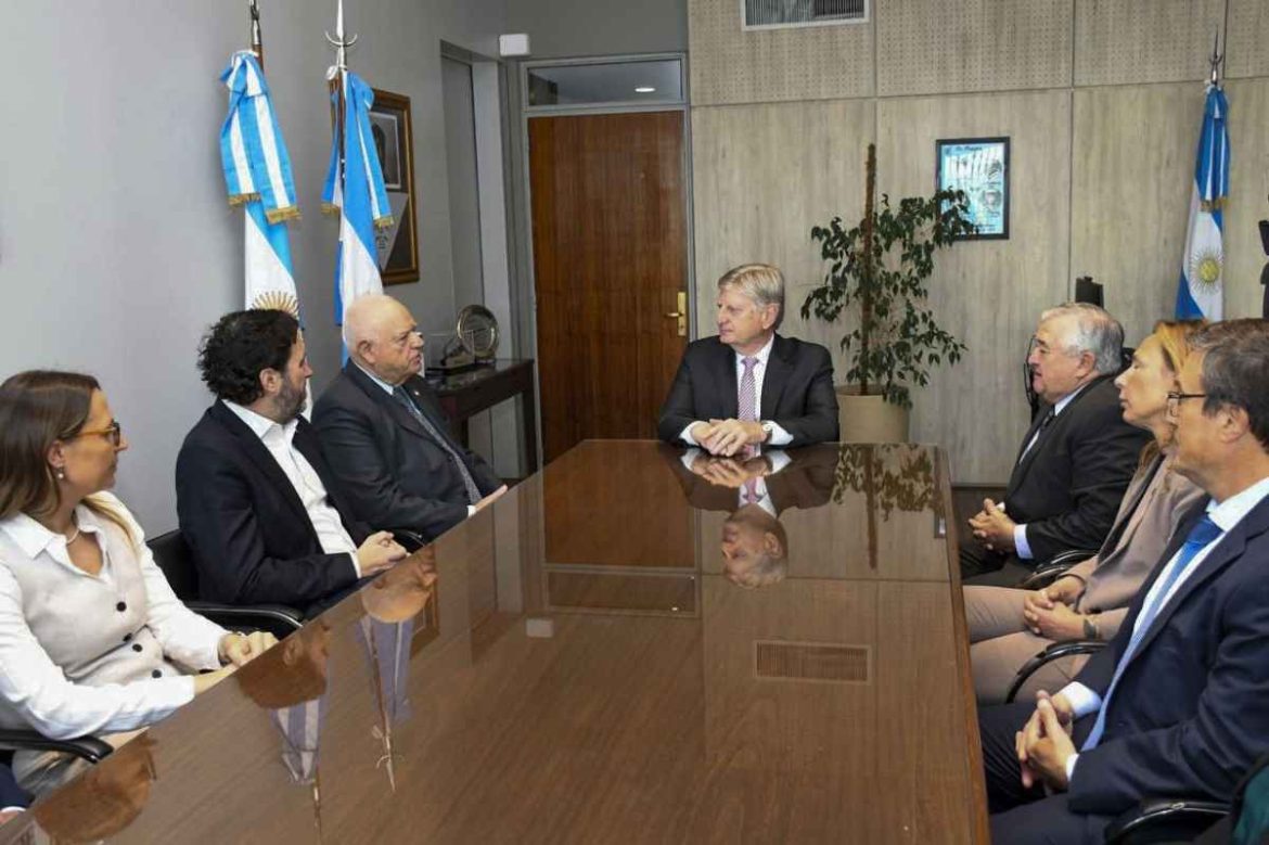 Ziliotto planteó los reclamos pampeanos por el Atuel al presidente de la Corte Interamericana de DDHH